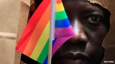 Uganda-aprova-projeto-de-lei-que-pune-gays-com-prisao-perpetua