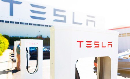 A Supercharger é capaz de fornecer até 50% da capacidade da bateria de um Model S em 20 minutos  Fotos: Divulgação