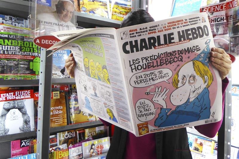 Ataque armado à sede da revista satírica 'Charlie Hebdo' deixou 12 pessoas mortas em Paris