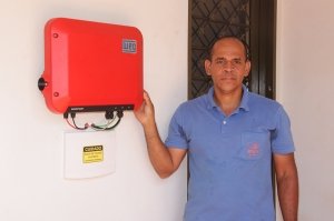 Eletrotécnico Alírio Macedo consegue zerar o seu custo de energia elétrica em sua casa