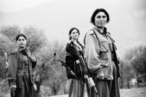 A Educação Revolucionária de Rojava: A Pedagogia da Autonomia Curda - Janet Biehl